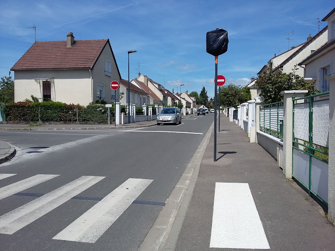 Aperçu des activités de la casse automobile DEM'S AUTO CHARTRES située à LUCE (28110)